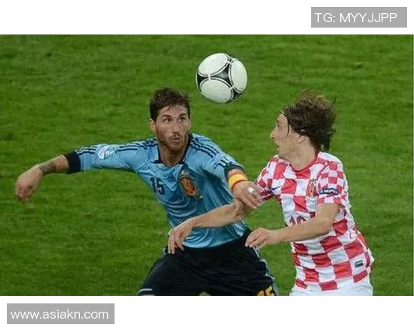 欧洲杯：克罗地亚队险胜晋级，创造新历史