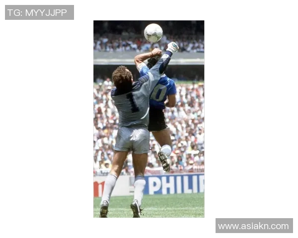 马拉多纳：上帝手中的足球传奇